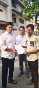 Read more about the article మౌలాలి డివిజన్  ఓల్డ్ సపిల్ గూడ  కు చెందిన రాజేశ్వరీ అనారోగ్యంతో బాధపడుతూ సీఎం రిలీఫ్ ఫండ్ ఎల్ఓసి  కి దరఖాస్తు చేసుకోగా మంజూరైన సీఎం రిలీఫ్ ఫండ్ ఎల్ఓసి   రూ .1,10,000/-,  విలువగల మంజూరైన పత్రన్ని లబ్ధిదారురాలు రాజేశ్వరీ కుటుంబ సభ్యులకు మల్కాజ్గిరి ఎమ్మెల్యే శ్రీ మర్రి రాజశేఖర్ రెడ్డి గారు